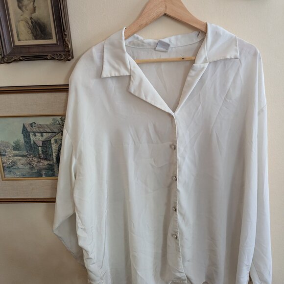 Vintage Silk Blouse with Pearl-Accent Buttons (Elite) - Picture 3 of 6